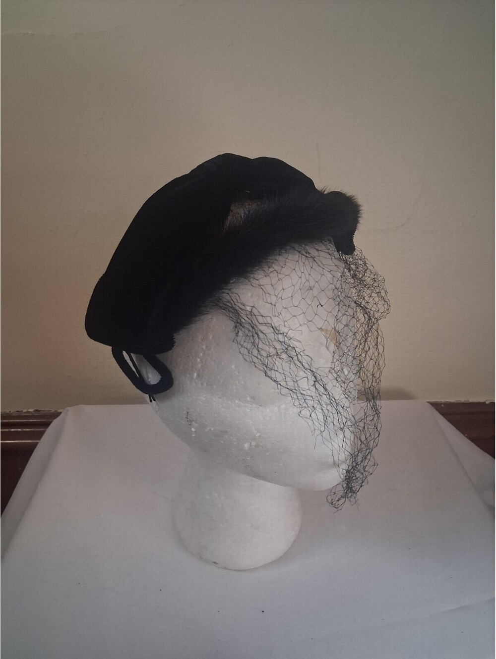 Vintage 1940s Black Headband With Fur, Netted Elegant Flexible Womens Accessory